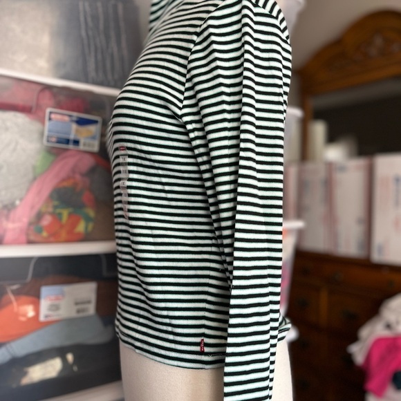 Levi’s Turtleneck - Picture 3 of 7